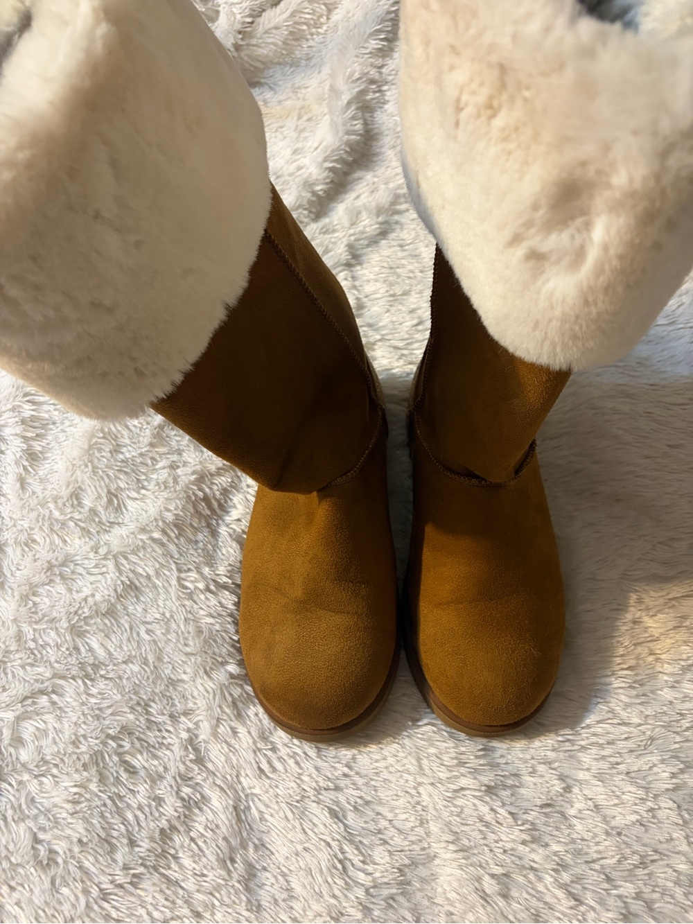 Juicy Couture Tan Suede Winter Boots with Cream Fur Cuff